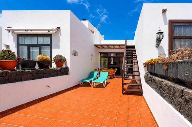 2 sovrum Bungalow till salu i Puerto Calero, Yaiza med pool - 325 000 € (Ref: 10044390)