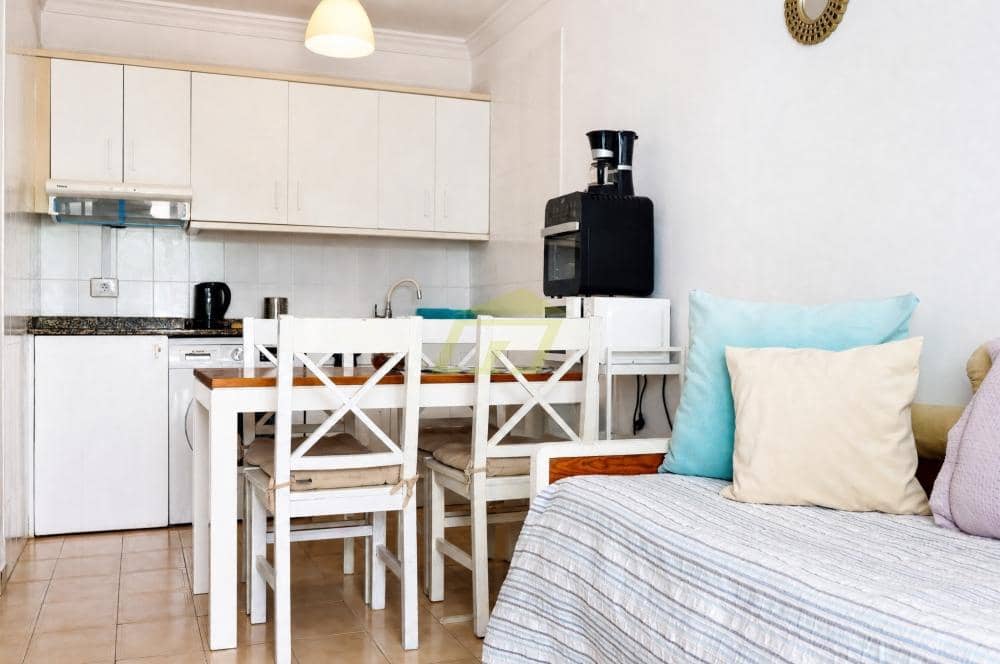 1 soveværelse Lejlighed til salg i Puerto del Carmen med swimmingpool - € 230.000 (Ref: 10054603)