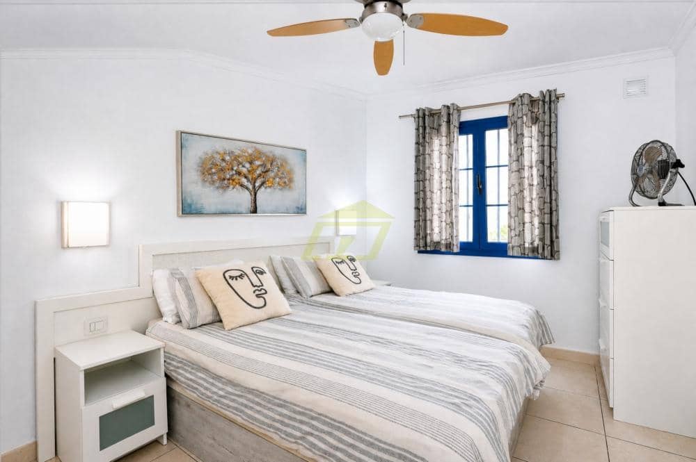 1 bedroom Apartment for sale in Puerto del Carmen with pool - € 235,000 (Ref: 10054604)