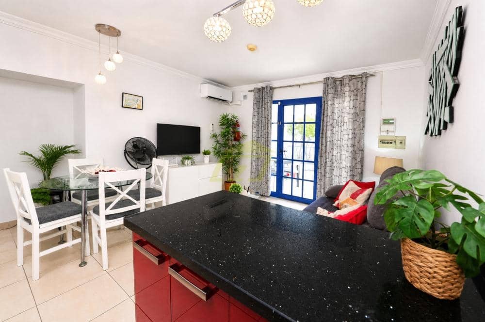 1 bedroom Apartment for sale in Puerto del Carmen with pool - € 235,000 (Ref: 10054604)