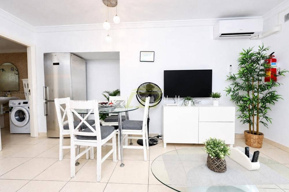 1 bedroom Apartment for sale in Puerto del Carmen with pool - € 235,000 (Ref: 10054604)