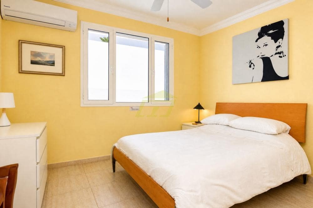 4 bedroom Villa for sale in Puerto Calero with pool garage - € 1,050,000 (Ref: 10061189)