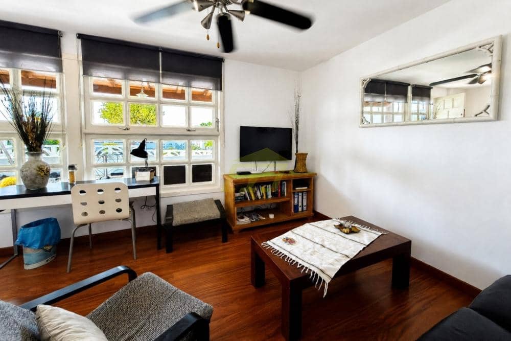 Bungalow de 2 habitaciones en Puerto del Carmen en venta con piscina - 399.000 € (Ref: 10061190)