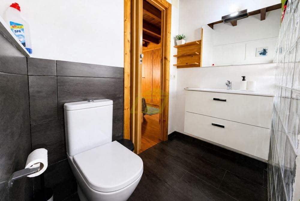 Bungalow de 2 habitaciones en Puerto del Carmen en venta con piscina - 399.000 € (Ref: 10061190)