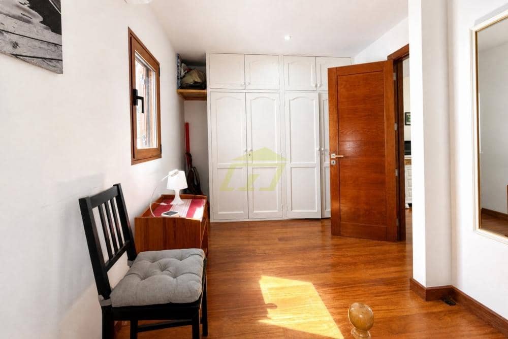 Bungalow de 2 habitaciones en Puerto del Carmen en venta con piscina - 399.000 € (Ref: 10061190)