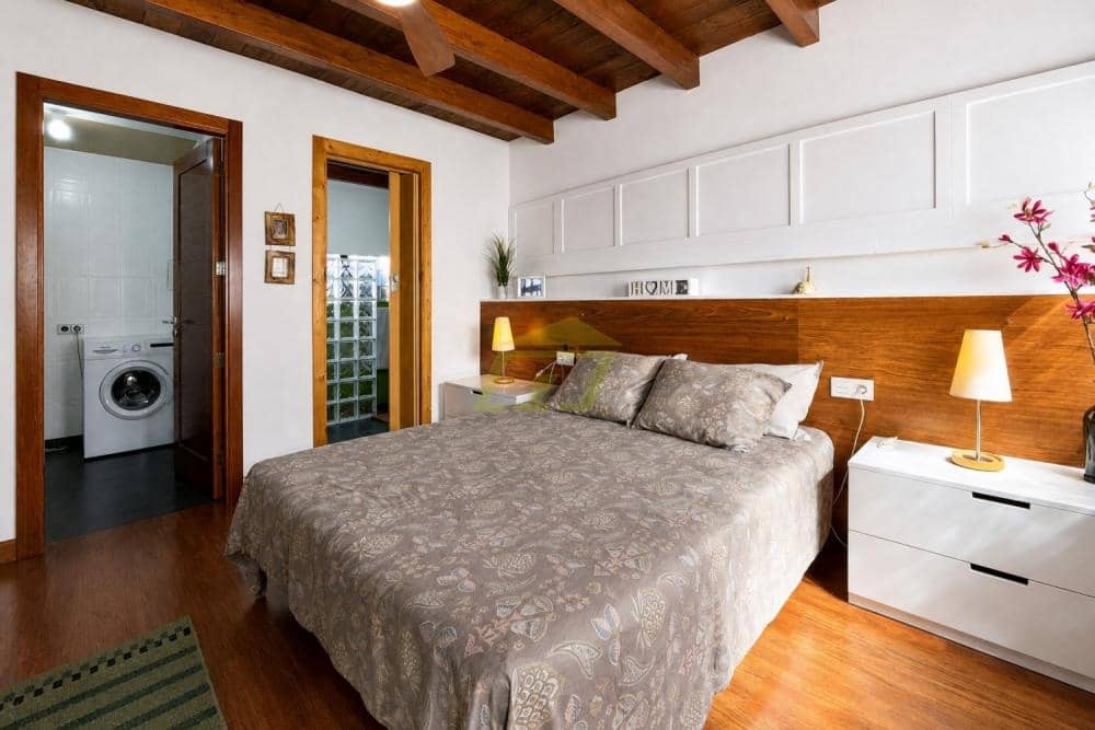 Bungalow de 2 habitaciones en Puerto del Carmen en venta con piscina - 399.000 € (Ref: 10061190)
