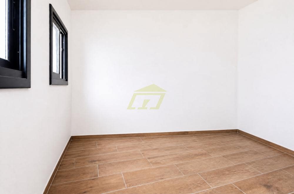 6 bedroom Villa for sale in Playa Blanca with pool - € 640,000 (Ref: 10061191)