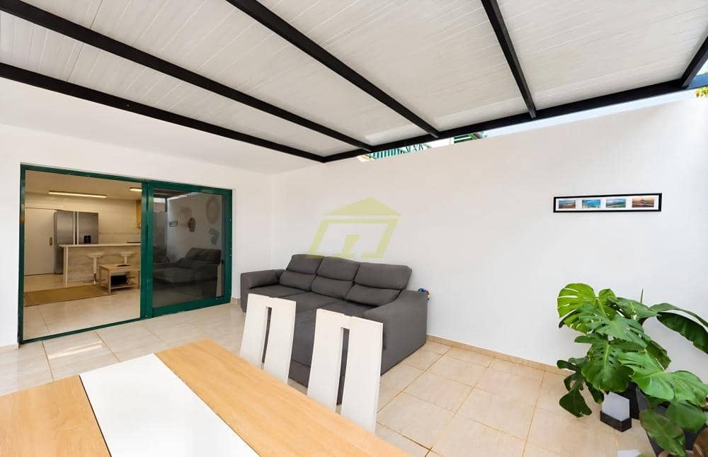 3 soverom Villa til salgs i Playa Blanca med garasje - € 305 000 (Ref: 10080349)