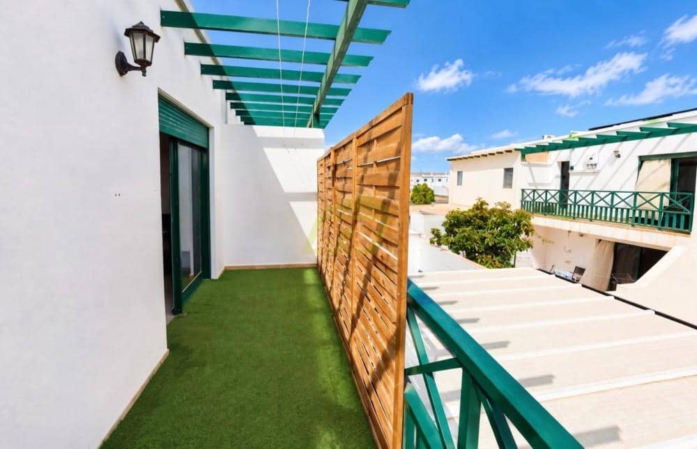 3 soverom Villa til salgs i Playa Blanca med garasje - € 305 000 (Ref: 10080349)