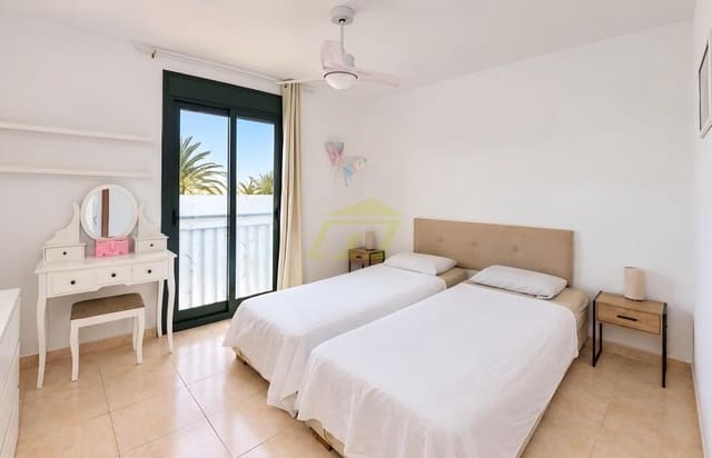 3 soverom Villa til salgs i Playa Blanca, Yaiza med garasje - € 305 000 (Ref: 10080349)