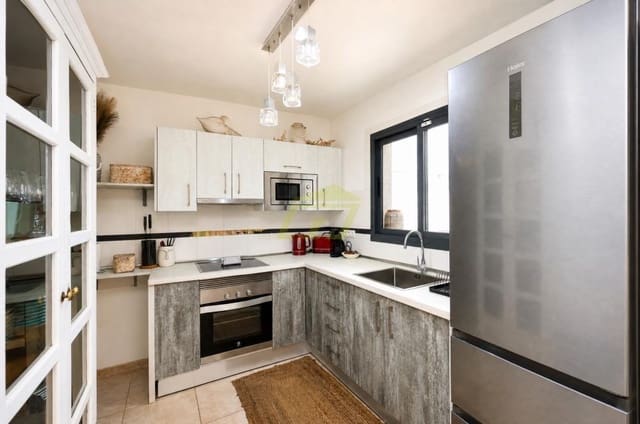 3 Zimmer Villa zu verkaufen in Playa Blanca, Yaiza mit Pool Garage - 475.000 € (Ref: 10088806)