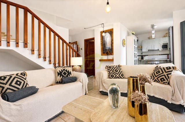 3 Zimmer Villa zu verkaufen in Playa Blanca, Yaiza mit Pool Garage - 475.000 € (Ref: 10088806)