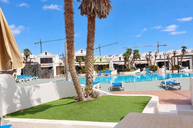 1 soveværelse Lejlighed til salg i Costa Teguise, Teguise med swimmingpool - € 185.000 (Ref: 10097490)