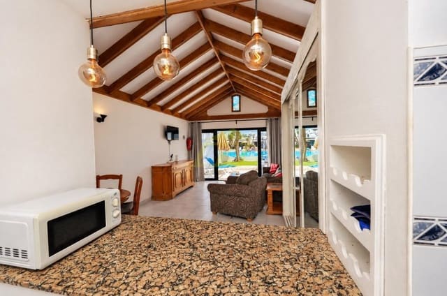 1 soveværelse Lejlighed til salg i Costa Teguise, Teguise med swimmingpool - € 185.000 (Ref: 10097490)