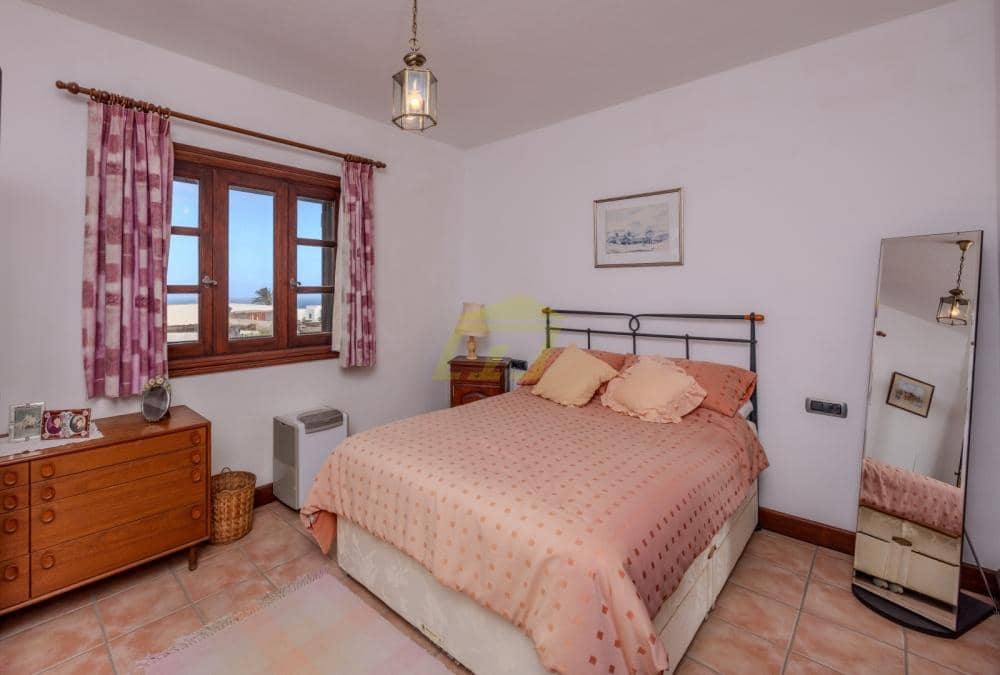 4 sovrum Villa till salu i Las Brenas med pool - 695 000 € (Ref: 10101801)