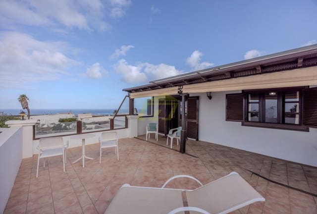 4 sovrum Villa till salu i Las Brenas, Yaiza med pool - 695 000 € (Ref: 10101801)