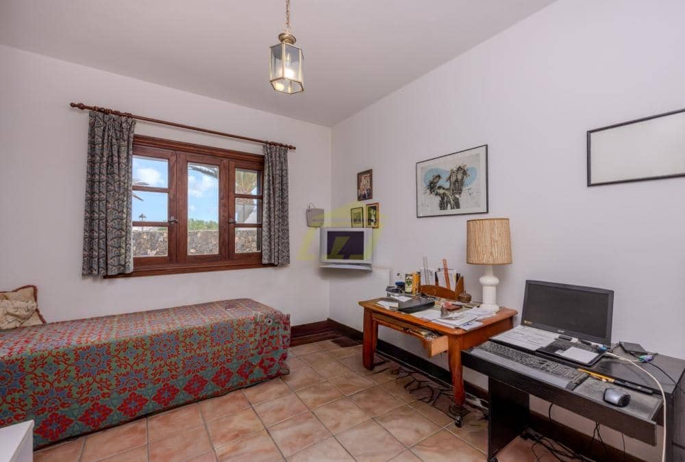 4 sovrum Villa till salu i Las Brenas med pool - 695 000 € (Ref: 10101801)