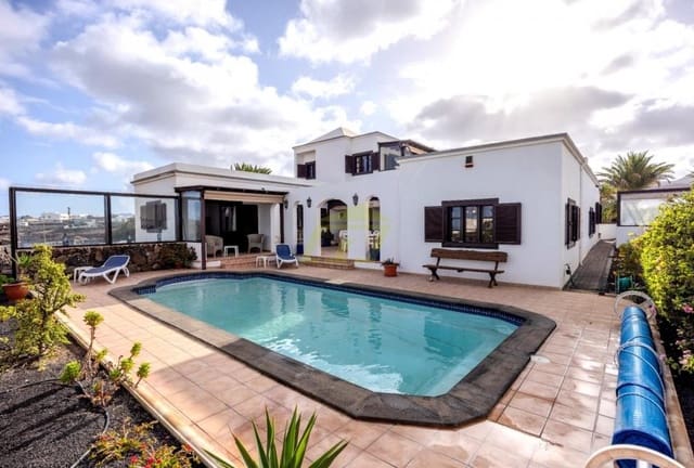 4 sovrum Villa till salu i Las Brenas, Yaiza med pool - 695 000 € (Ref: 10101801)