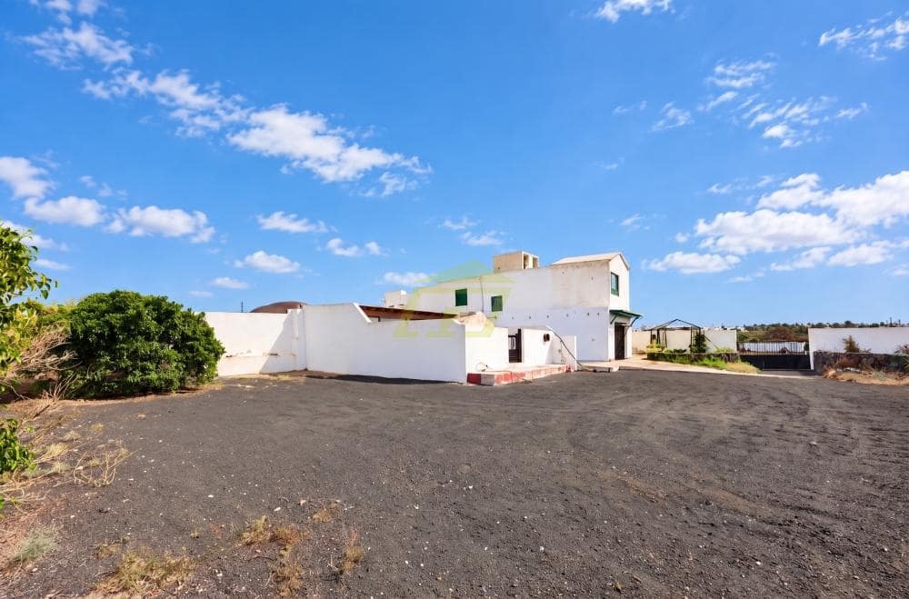 7 bedroom Villa for sale in Tias with pool garage - € 950,000 (Ref: 10115434)
