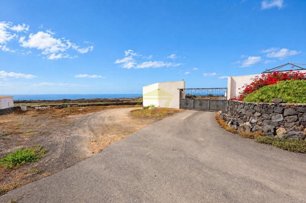 7 bedroom Villa for sale in Tias with pool garage - € 950,000 (Ref: 10115434)