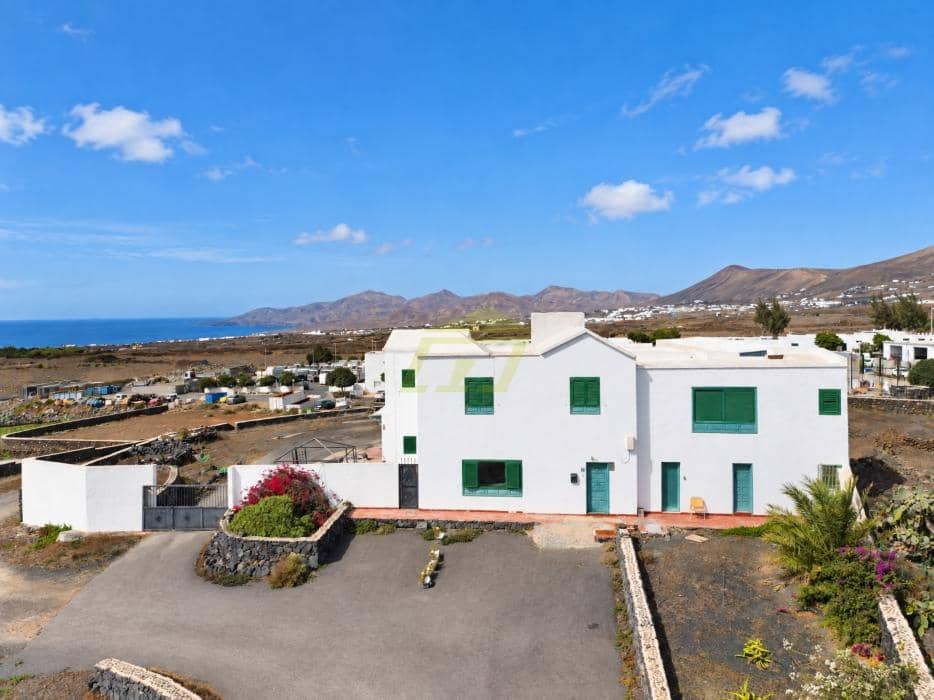 7 bedroom Villa for sale in Tias with pool garage - € 950,000 (Ref: 10115434)