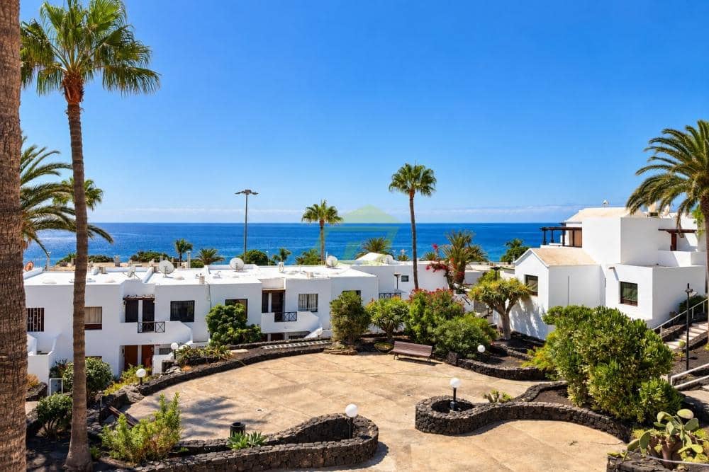 Apartamento de 2 habitaciones en Puerto del Carmen en venta con piscina - 350.000 € (Ref: 10123370)