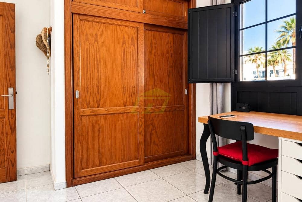 Apartamento de 2 habitaciones en Puerto del Carmen en venta con piscina - 350.000 € (Ref: 10123370)