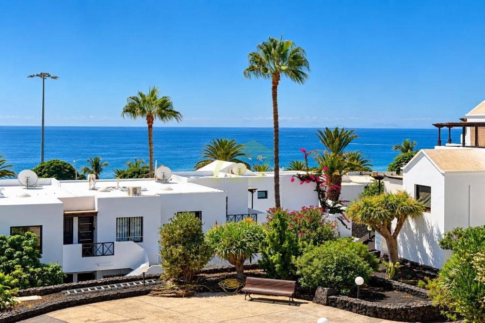Apartamento de 2 habitaciones en Puerto del Carmen en venta con piscina - 350.000 € (Ref: 10123370)