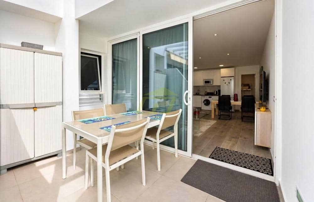 3 makuuhuone Huoneisto myytävänä paikassa Puerto del Carmen mukana uima-altaan - 340 000 € (Ref: 10127630)
