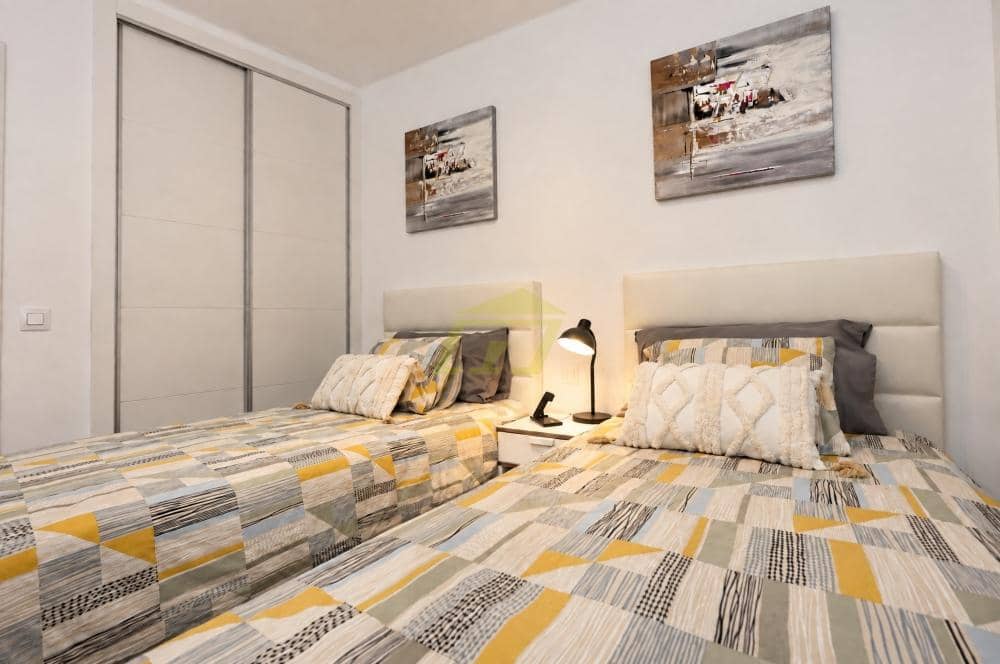 3 makuuhuone Huoneisto myytävänä paikassa Puerto del Carmen mukana uima-altaan - 340 000 € (Ref: 10127630)