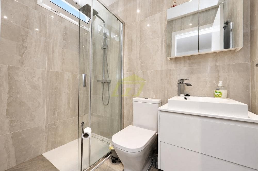 3 makuuhuone Huoneisto myytävänä paikassa Puerto del Carmen mukana uima-altaan - 340 000 € (Ref: 10127630)