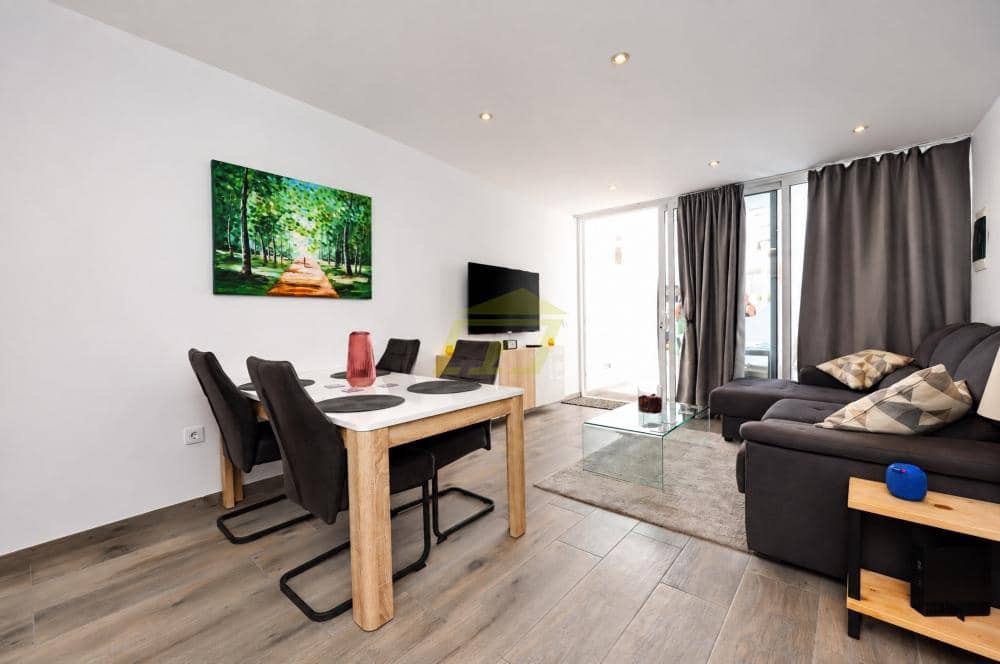 3 makuuhuone Huoneisto myytävänä paikassa Puerto del Carmen mukana uima-altaan - 340 000 € (Ref: 10127630)