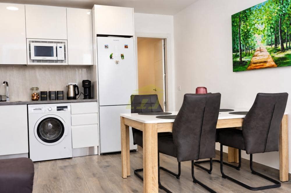 3 makuuhuone Huoneisto myytävänä paikassa Puerto del Carmen mukana uima-altaan - 340 000 € (Ref: 10127630)