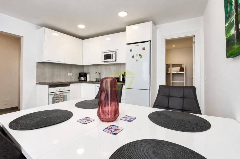 3 makuuhuone Huoneisto myytävänä paikassa Puerto del Carmen mukana uima-altaan - 340 000 € (Ref: 10127630)