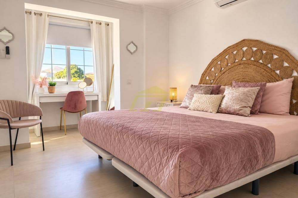 5 makuuhuone Huvila myytävänä paikassa Puerto del Carmen mukana uima-altaan - 879 000 € (Ref: 10139072)