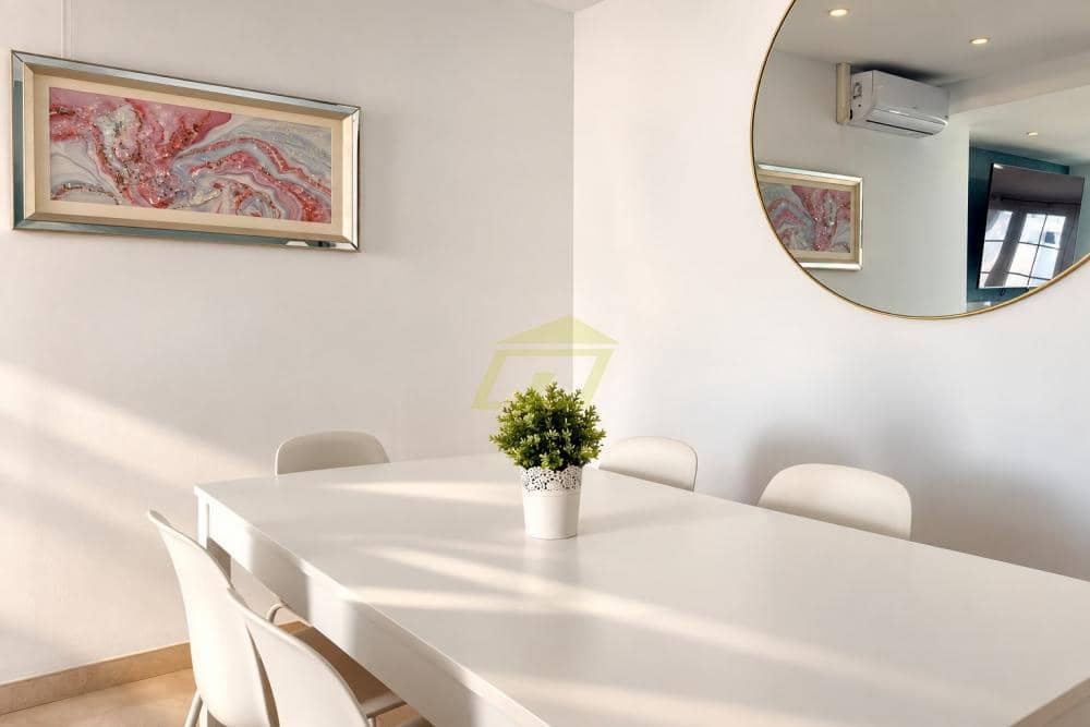5 makuuhuone Huvila myytävänä paikassa Puerto del Carmen mukana uima-altaan - 879 000 € (Ref: 10139072)