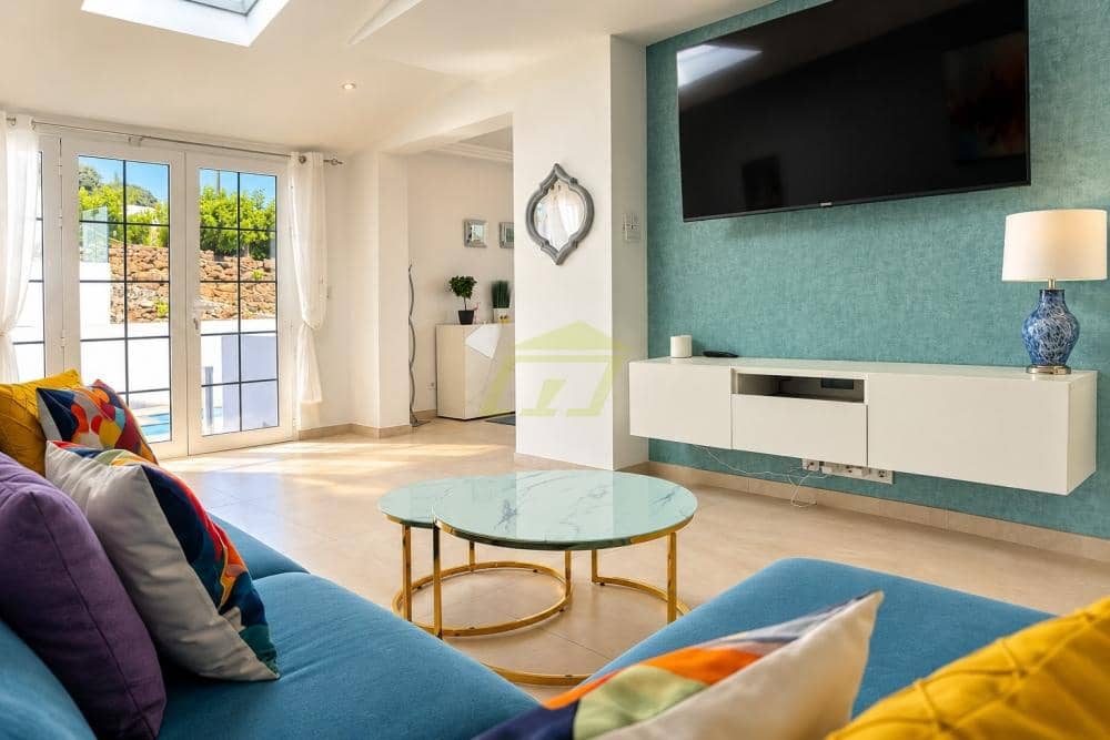 5 makuuhuone Huvila myytävänä paikassa Puerto del Carmen mukana uima-altaan - 879 000 € (Ref: 10139072)
