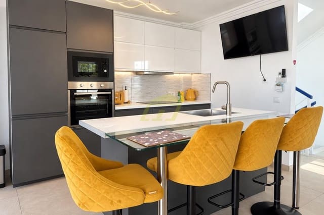 5 makuuhuone Huvila myytävänä paikassa Puerto del Carmen, Tías mukana uima-altaan - 879 000 € (Ref: 10139072)