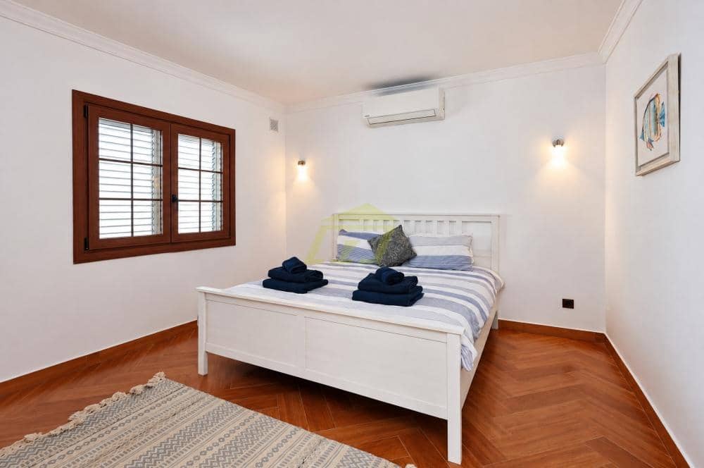 4 quarto Moradia para venda em Puerto Calero com piscina garagem - 895 000 € (Ref: 10141623)