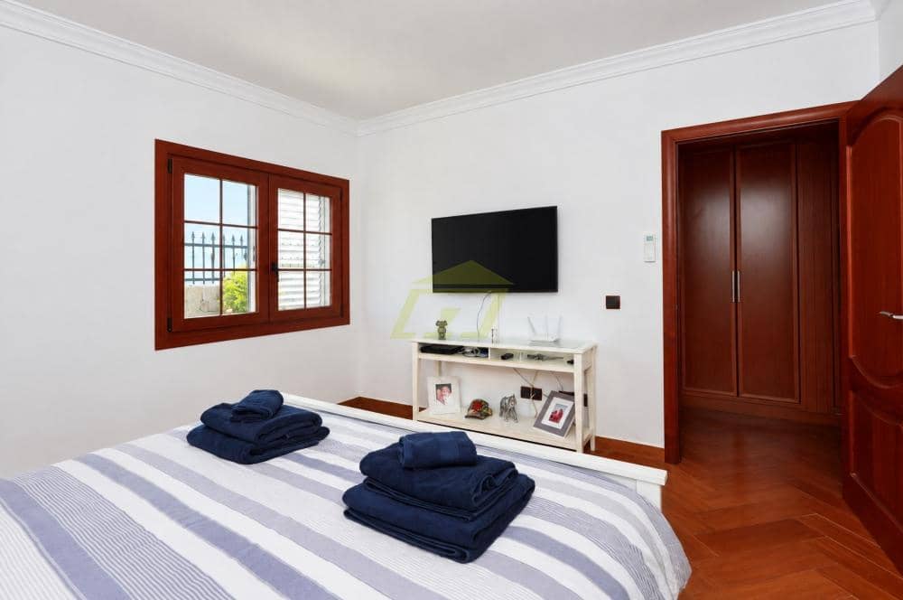 4 quarto Moradia para venda em Puerto Calero com piscina garagem - 895 000 € (Ref: 10141623)