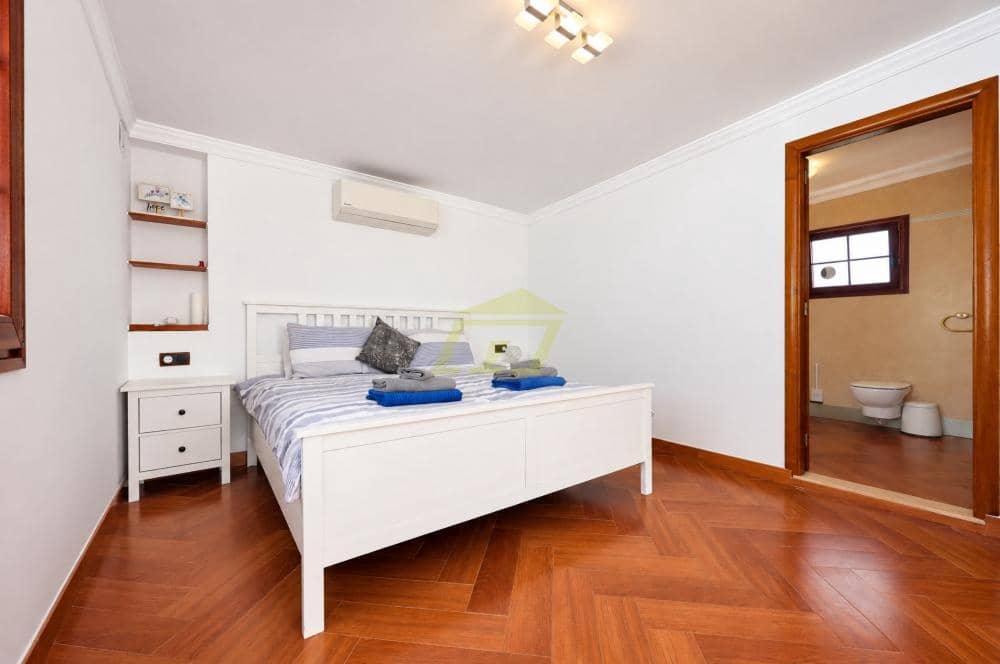 4 quarto Moradia para venda em Puerto Calero com piscina garagem - 895 000 € (Ref: 10141623)