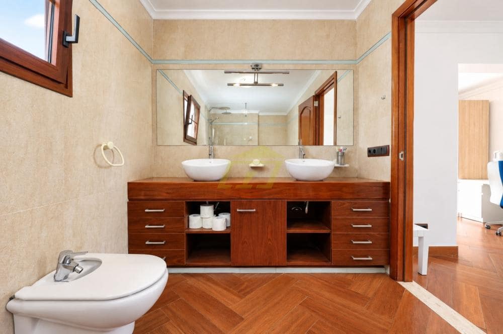 4 quarto Moradia para venda em Puerto Calero com piscina garagem - 895 000 € (Ref: 10141623)