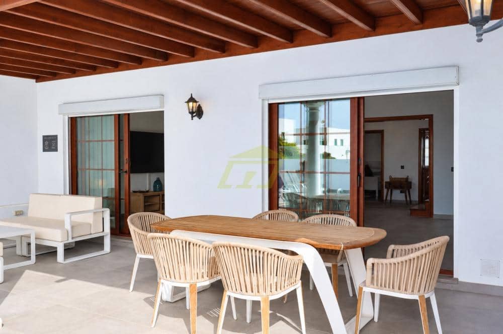 4 quarto Moradia para venda em Puerto Calero com piscina garagem - 895 000 € (Ref: 10141623)
