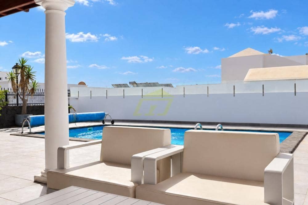 4 quarto Moradia para venda em Puerto Calero com piscina garagem - 895 000 € (Ref: 10141623)