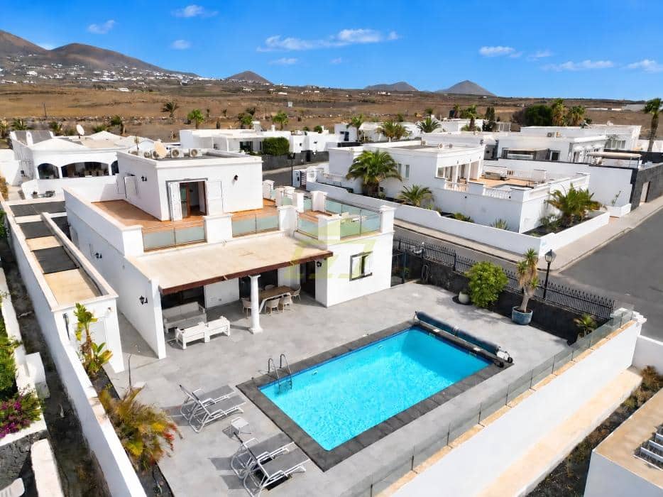 4 quarto Moradia para venda em Puerto Calero com piscina garagem - 895 000 € (Ref: 10141623)