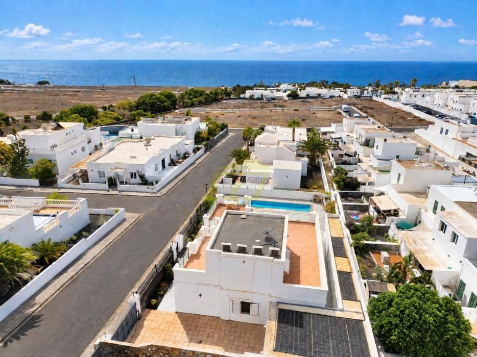 4 quarto Moradia para venda em Puerto Calero com piscina garagem - 895 000 € (Ref: 10141623)