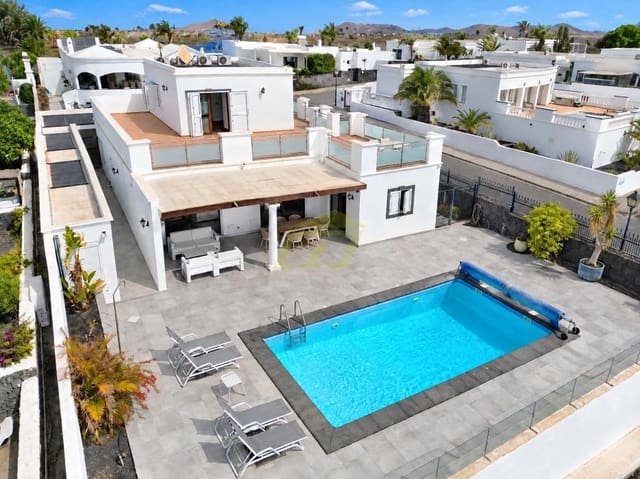 4 quarto Moradia para venda em Puerto Calero, Yaiza com piscina garagem - 895 000 € (Ref: 10141623)