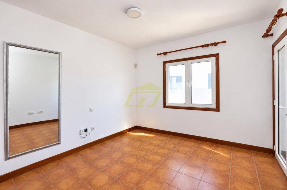 3 soveværelse Villa til salg i Arrecife - € 460.000 (Ref: 10141624)