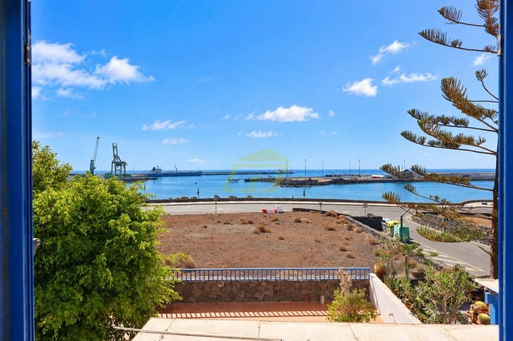 3 soveværelse Villa til salg i Arrecife - € 460.000 (Ref: 10141624)