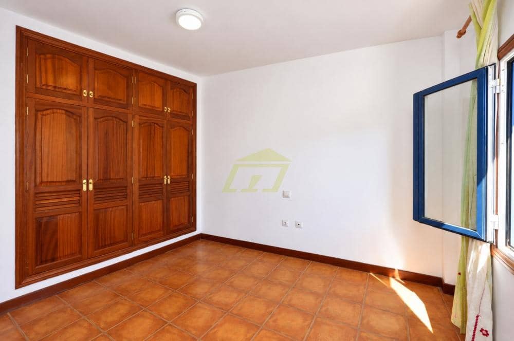 3 soveværelse Villa til salg i Arrecife - € 460.000 (Ref: 10141624)